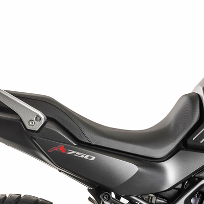 Honda Matala Musta Istuin