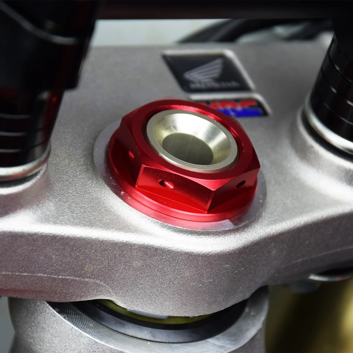 Scar Steering Stem Nut & Tool - Honda/Husqvarna Red Color | Tarvike.com