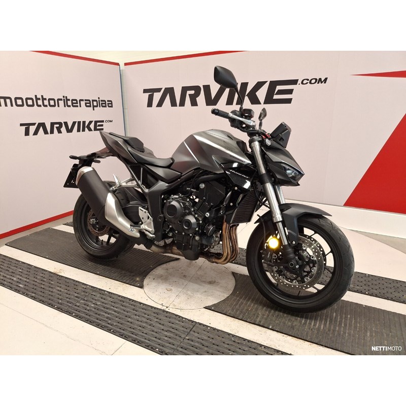 2025 Honda CB1000 Hornet Moottoripyörä, esittelymalli
