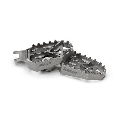 Akrapovic Adventure jalkatapit (titaani) Ducati Multistrada V4 / S / RS / RALL