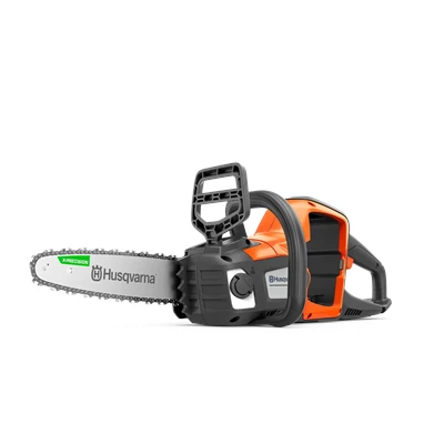 Husqvarna 215i Moottorisaha, mukana akku ja laturi