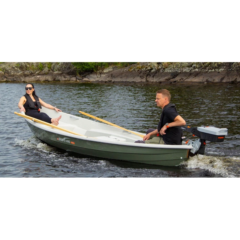 e-Suvi 495 Travel soutuvene sähköperämoottorilla
