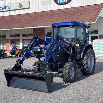 Farmtrac 6050 E 4wd traktori ohjaamolla ja etukuormaajalla