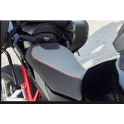 Honda CB750 Urheilullinen istuin